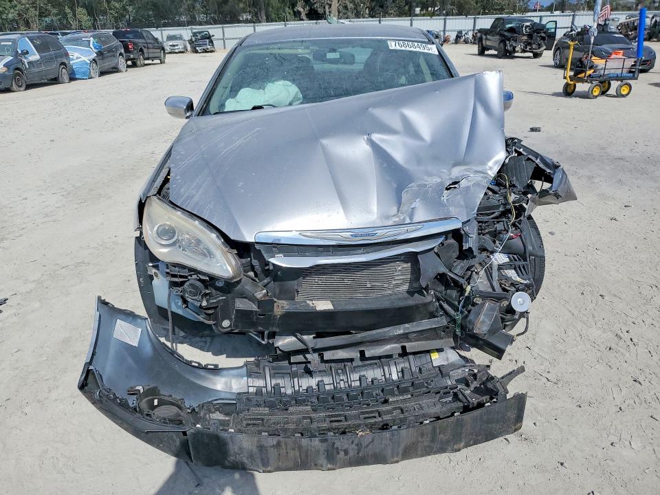Продажа на аукционе авто 2014 Chrysler 200, vin: 1C3CCBCG9EN156271, номер лота: 76868495