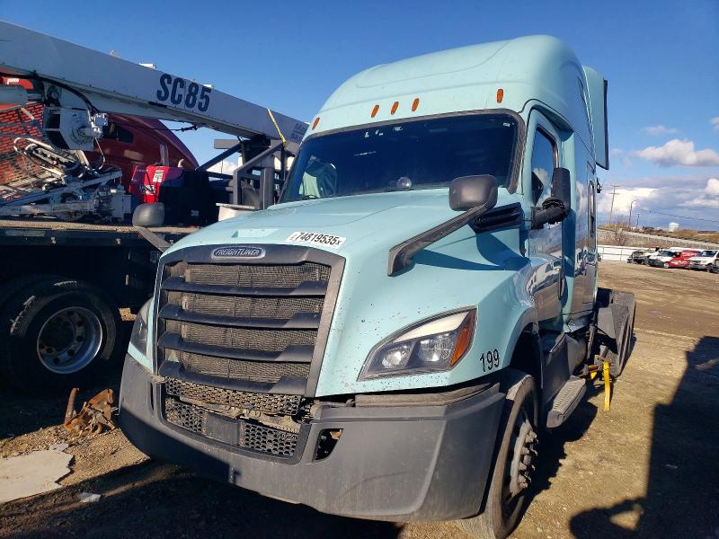 Продажа на аукционе авто 2020 Freightliner Cascadia 126, vin: 1FUJHHDV7LLKX2302, номер лота: 74819535