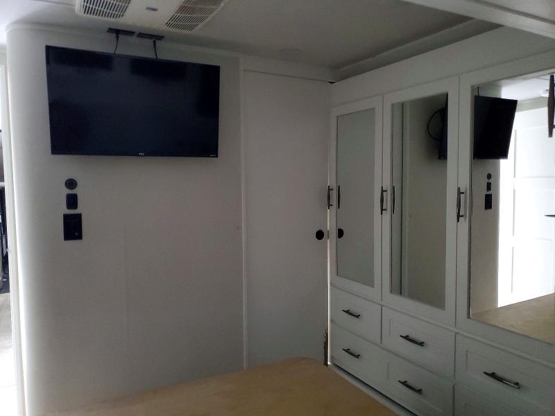 76232005 :رقم المزاد ، 573FM4639PBB00163 vin ، 2023 Grand Desi Momentum مزاد بيع