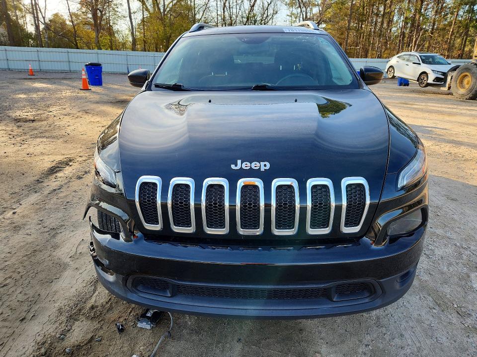 78170805 :رقم المزاد ، 1C4PJLCB9JD538829 vin ، 2018 Jeep Cherokee مزاد بيع