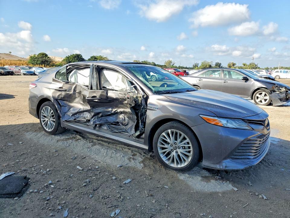 77514265 :رقم المزاد ، 4T1F31AK1LU532714 vin ، 2020 Toyota Camry مزاد بيع