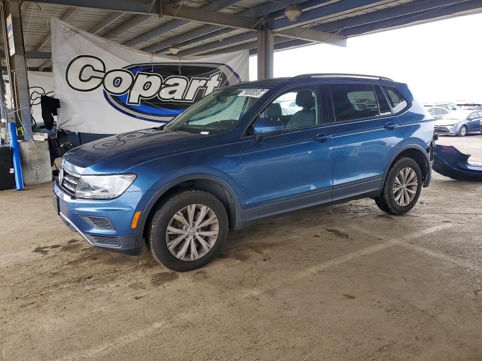 79080035 :رقم المزاد ، 3VV1B7AX9JM190030 vin ، 2018 Volkswagen Tiguan مزاد بيع
