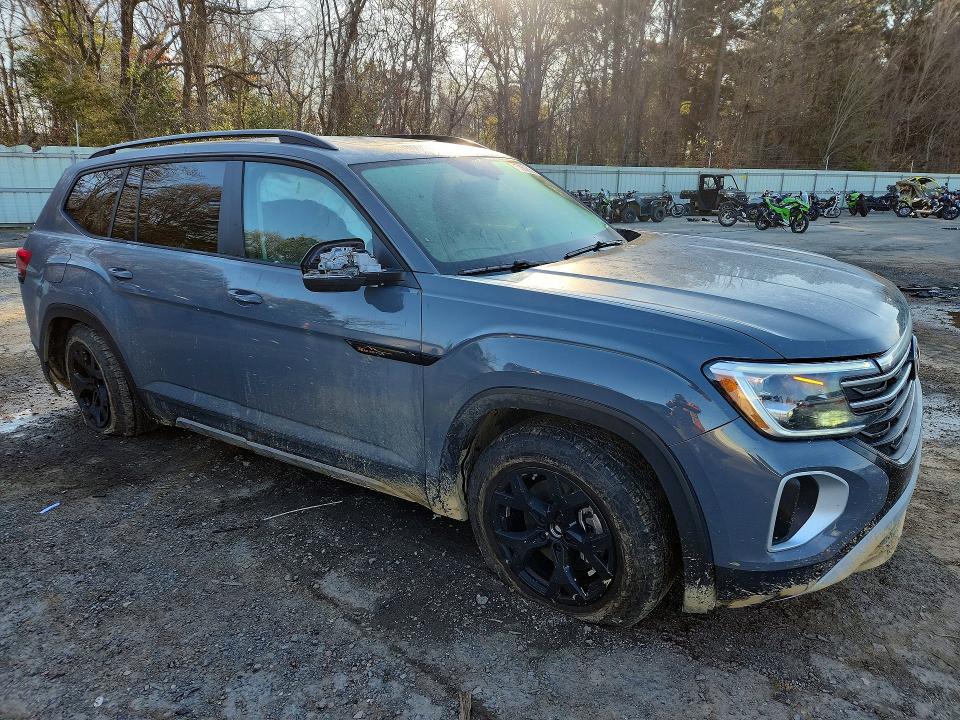 75369295 :رقم المزاد ، 1V2CR2CA8SC572842 vin ، 2025 Volkswagen Atlas مزاد بيع