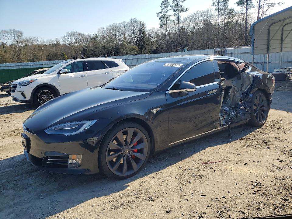 76702135 :رقم المزاد ، 5YJSA1E47GF161271 vin ، 2016 Tesla Model S مزاد بيع