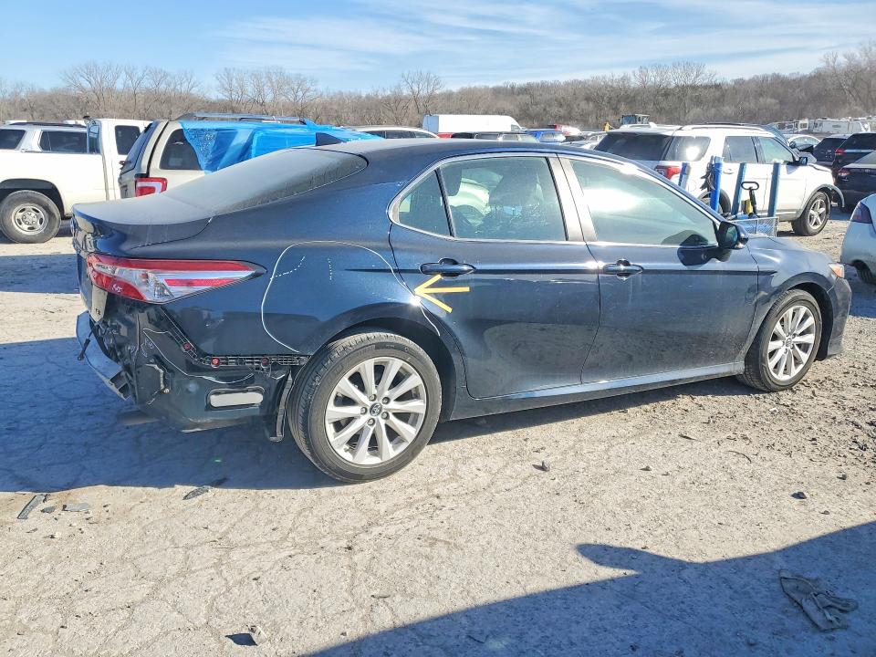75971465 :رقم المزاد ، 4T1B11HK7KU681766 vin ، 2019 Toyota Camry مزاد بيع