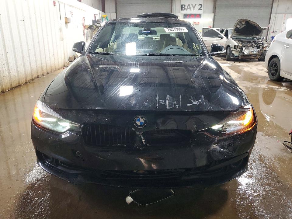 79043095 :رقم المزاد ، WBA8A3C50GK688781 vin ، 2016 Bmw 320 مزاد بيع