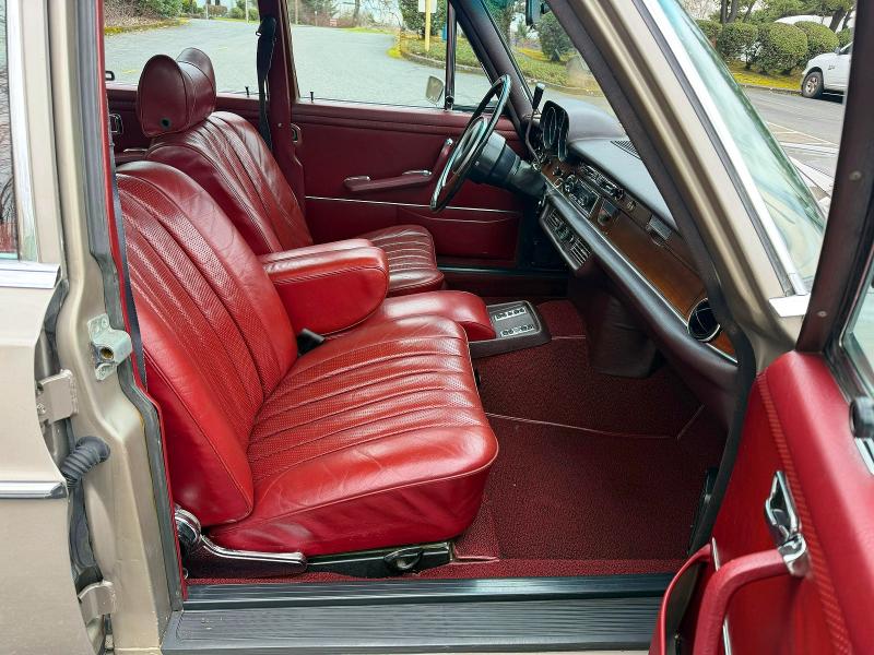 78920645 :رقم المزاد ، 10801912068752 vin ، 1971 Mercedes Benz 280 مزاد بيع