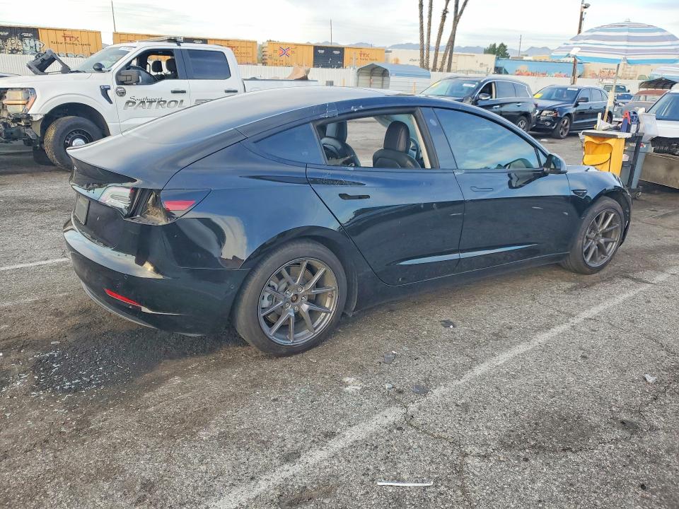 77514215 :رقم المزاد ، 5YJ3E1EAXMF871291 vin ، 2021 Tesla Model 3 مزاد بيع