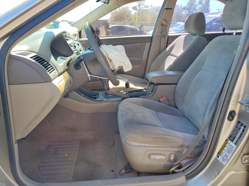 78827675 :رقم المزاد ، 4T1BF32K54U583926 vin ، 2004 Toyt Camry Automatic مزاد بيع