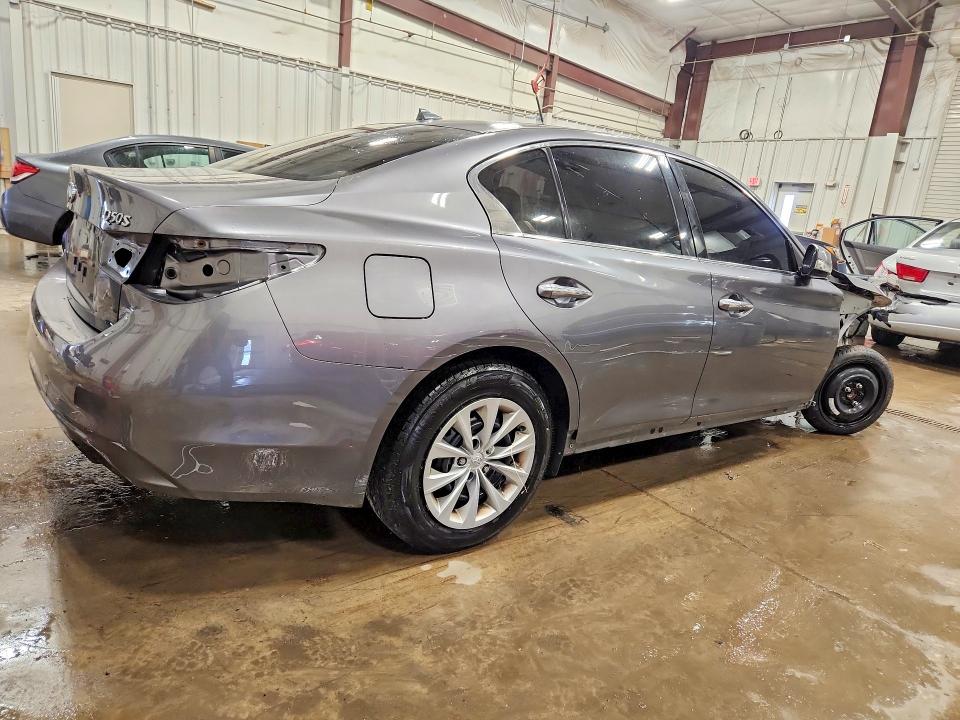 Продаж на аукціоні авто 2018 Infiniti Q50 Luxe, vin: JN1EV7AR4JM438272, номер лоту: 77420455