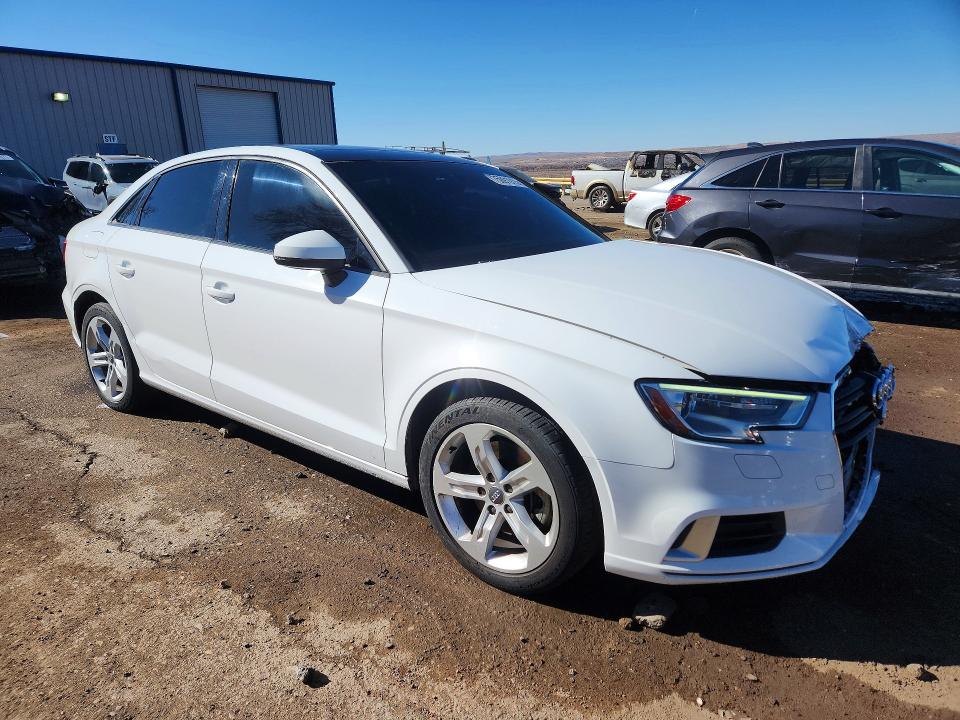 Продажа на аукционе авто 2018 Audi A3, vin: WAUAUGFF0J1038852, номер лота: 75891915