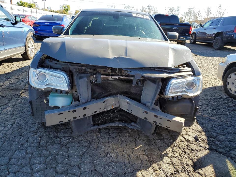 78448405 :رقم المزاد ، 2C3CCAAG6JH190815 vin ، 2018 Chrysler 300 مزاد بيع