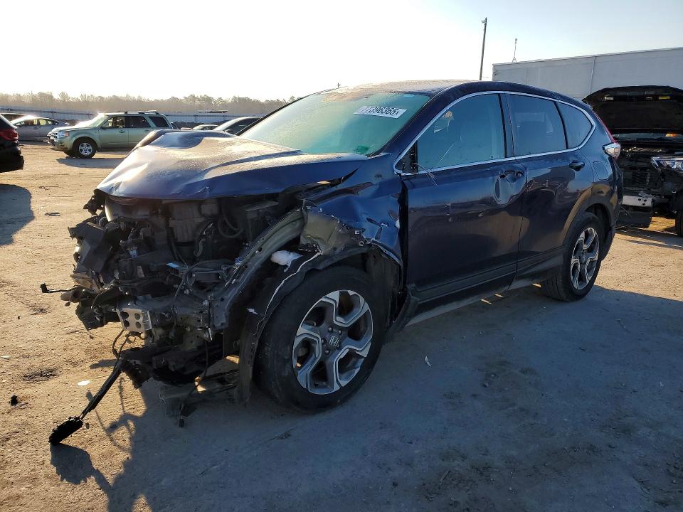 Продаж на аукціоні авто 2018 Honda Cr-v, vin: 7FARW2H85JE087204, номер лоту: 77396365
