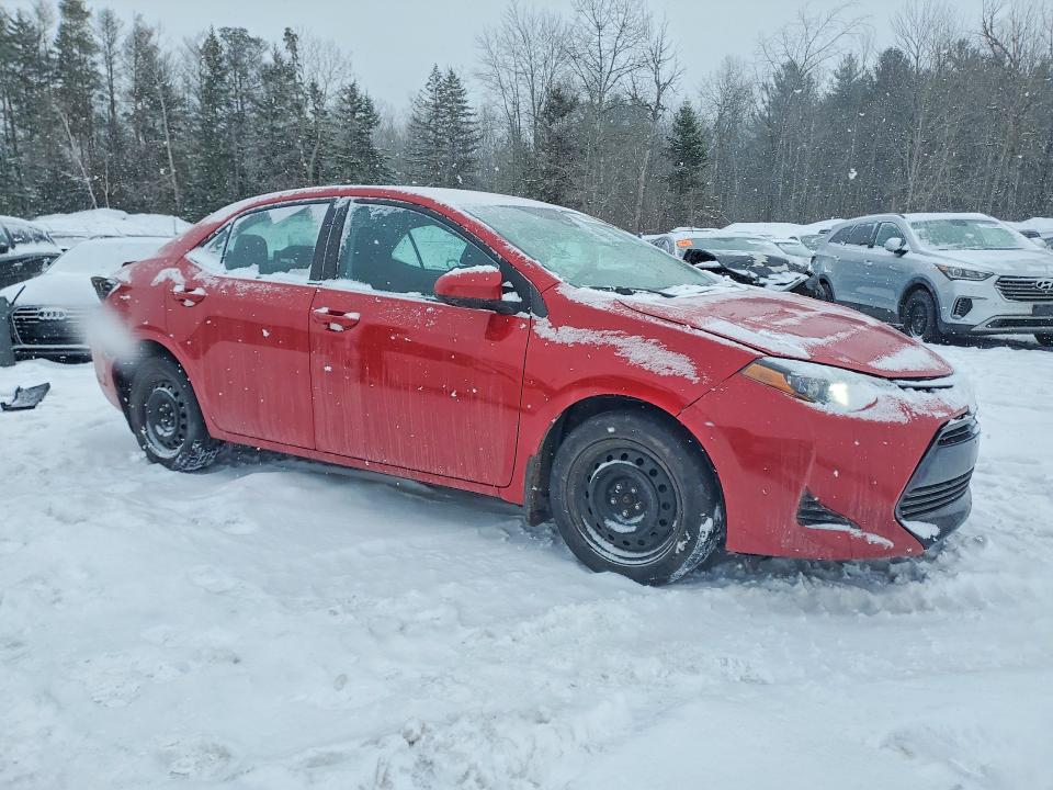 76429685 :رقم المزاد ، 2T1BURHE8HC932756 vin ، 2017 Toyota Corolla مزاد بيع