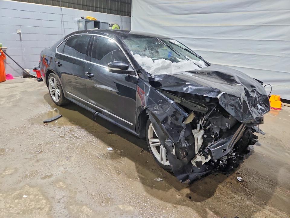2015 Volkswagen Passat მანქანა იყიდება აუქციონზე, vin: 1VWCV7A33FC008646, აუქციონის ნომერი: 77224855