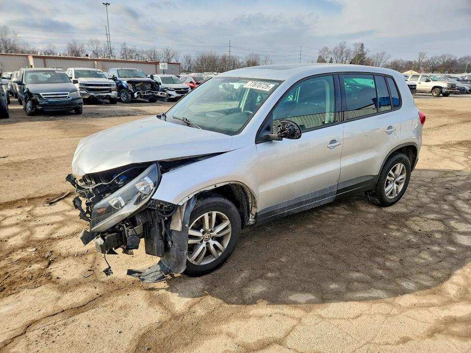 Продажа на аукционе авто 2013 Volkswagen Tiguan, vin: WVGAV3AX0DW624043, номер лота: 77870725