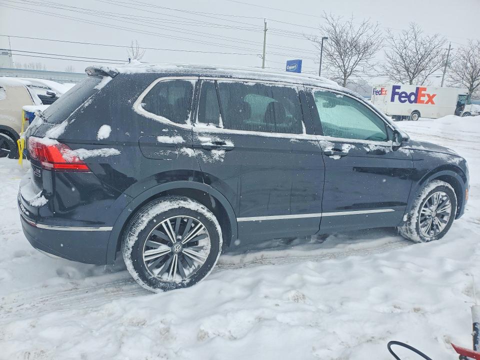 99502035 :رقم المزاد ، 3VV4B7AX6JM146483 vin ، 2018 Volkswagen Tiguan مزاد بيع
