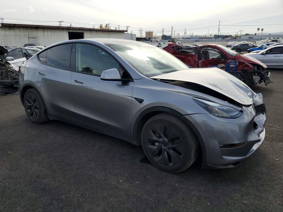 77108275 :رقم المزاد ، 7SAYGAEE2RF126368 vin ، 2024 Tesla Model Y مزاد بيع