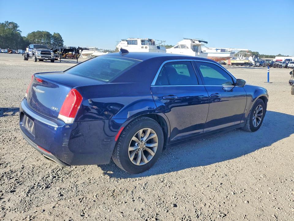 Продажа на аукционе авто 2015 Chrysler 300, vin: 2C3CCAAG2FH838190, номер лота: 77180015