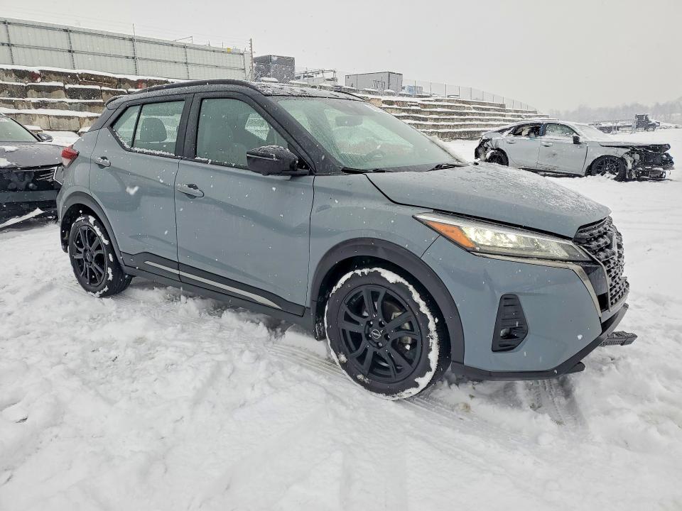 76077205 :رقم المزاد ، 3N1CP5DV4NL520808 vin ، 2022 Nissan Kicks مزاد بيع