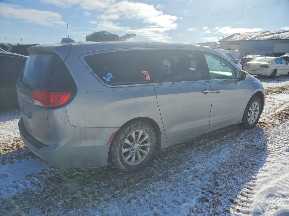 Продаж на аукціоні авто 2018 Chrysler Pacifica, vin: 2C4RC1FG9JR117558, номер лоту: 75214965
