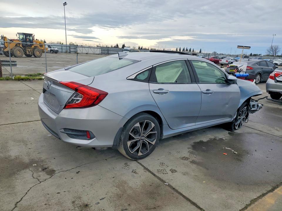 78259035 :رقم المزاد ، JHMFC1F38JX010484 vin ، 2018 Honda Civic مزاد بيع