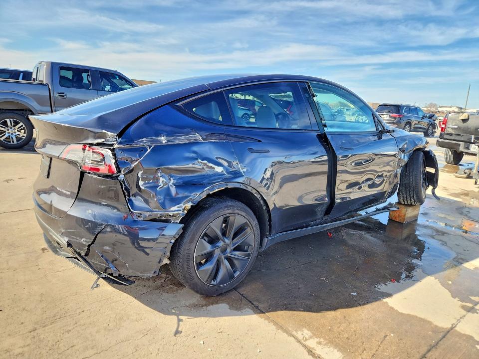 74929105 :رقم المزاد ، 7SAYGAEE9RF166768 vin ، 2024 Tesla Model Y مزاد بيع
