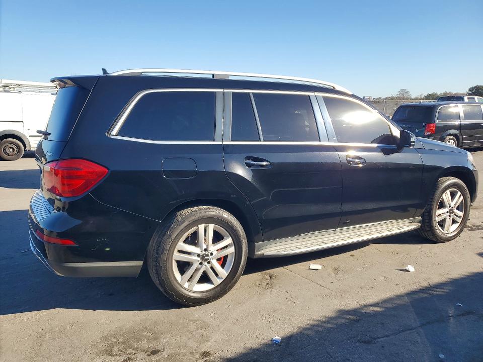 Продаж на аукціоні авто 2015 Mercedes-benz Gl, vin: 4JGDF6EE6FA465002, номер лоту: 76026275