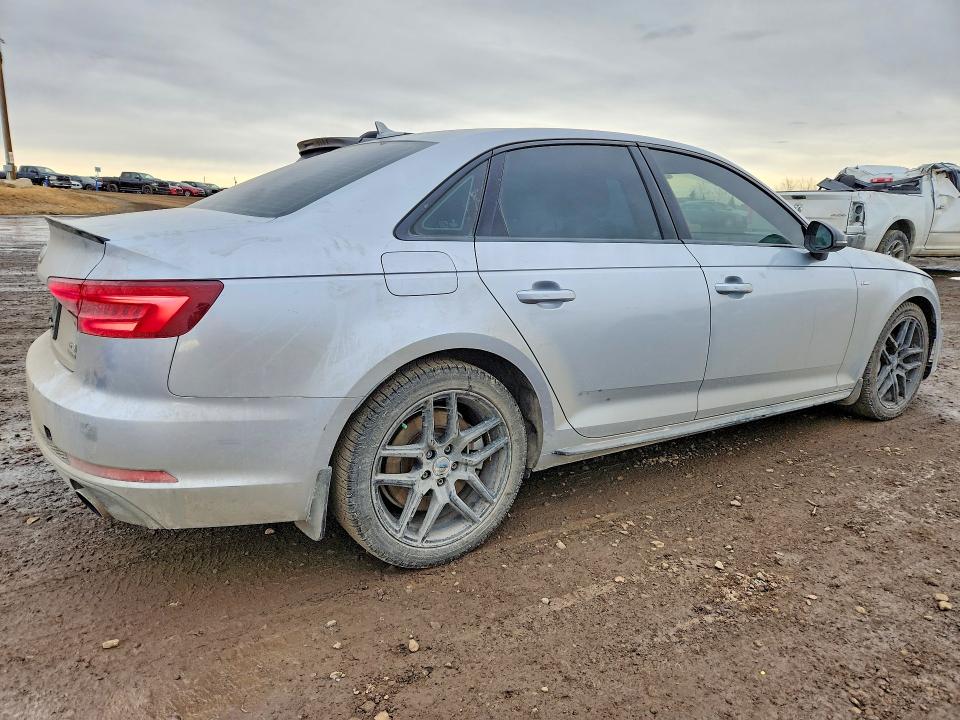 Продажа на аукционе авто 2018 Audi A4, vin: WAUENAF46JN012209, номер лота: 75833185