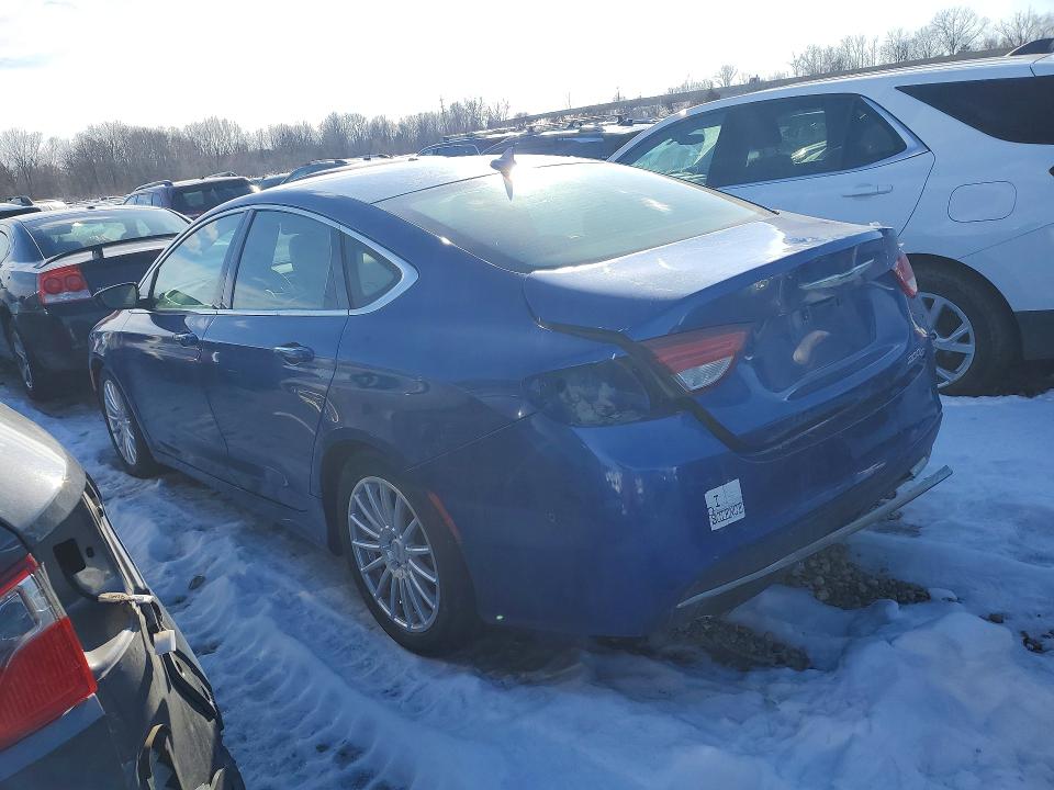 76156905 :رقم المزاد ، 1C3CCCCB2FN500390 vin ، 2015 Chrysler 200 مزاد بيع