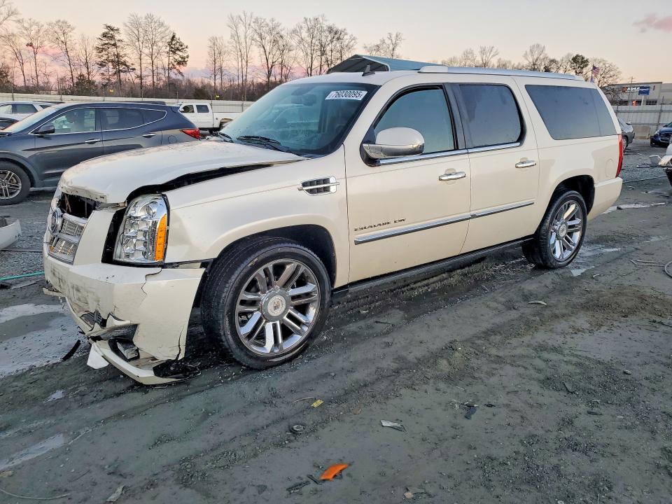 2010 Cadillac Escalade მანქანა იყიდება აუქციონზე, vin: 1GYUKKEF4AR195502, აუქციონის ნომერი: 76030095