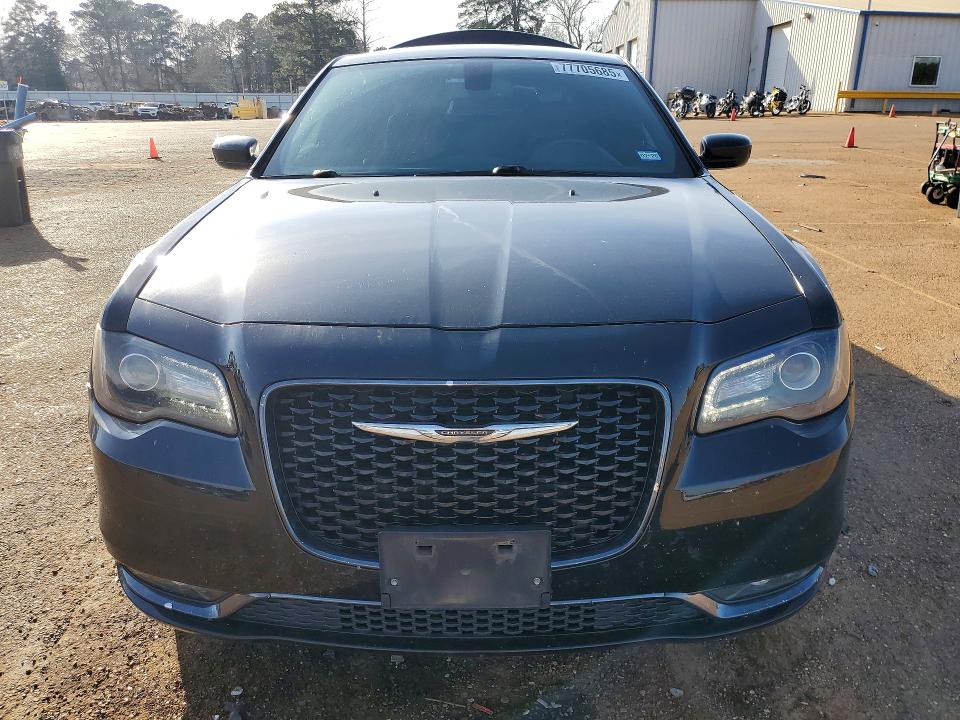 Продажа на аукционе авто 2018 Chrysler 300, vin: 2C3CCABGXJH253736, номер лота: 77705685