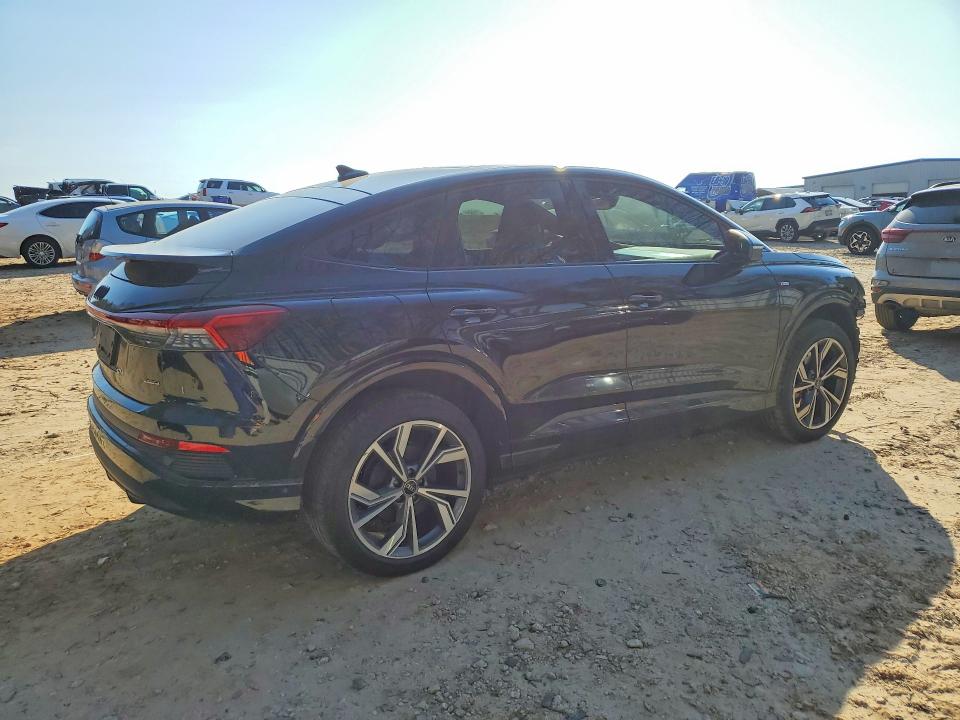2023 Audi Q4 E-tron მანქანა იყიდება აუქციონზე, vin: WA132BFZ3PP042621, აუქციონის ნომერი: 75914535