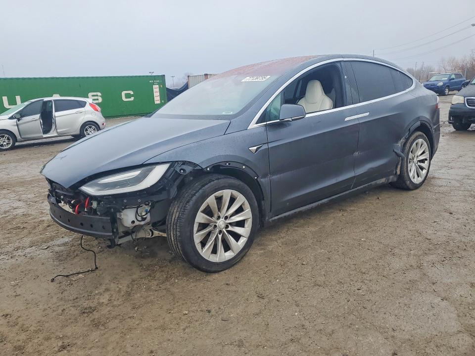 77139735 :رقم المزاد ، 5YJXCAE21HF058220 vin ، 2017 Tesla Model X مزاد بيع