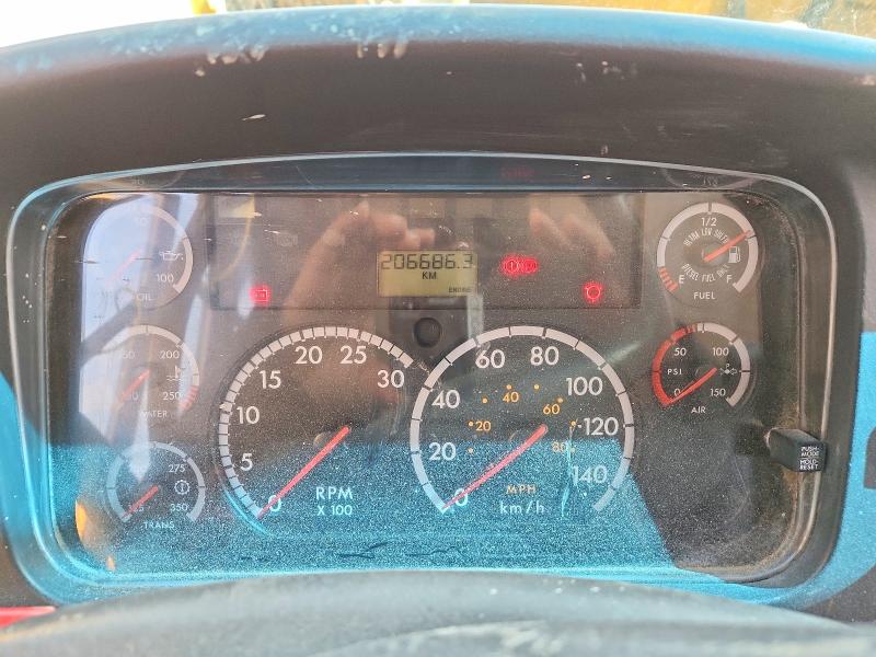 Продажа на аукционе авто 2011 Freightliner Saf-t-liner C2, vin: 4UZABRDUXBCAU4250, номер лота: 75967745