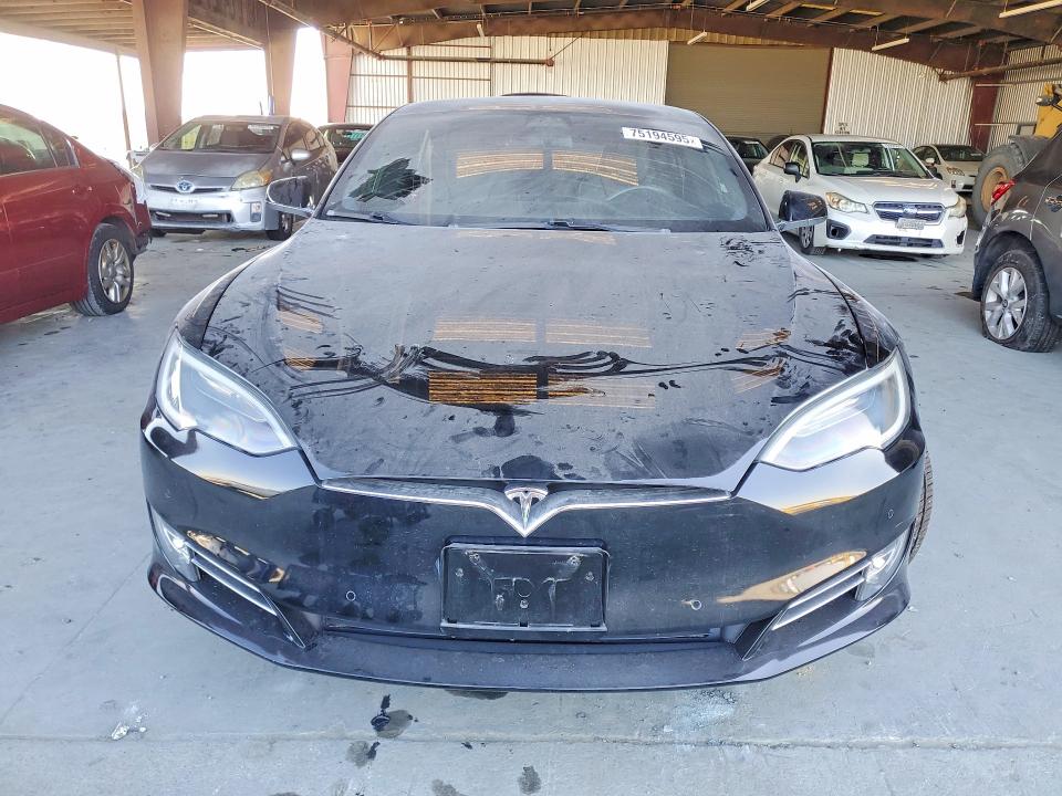 75194595 :رقم المزاد ، 5YJSA1E22JF248419 vin ، 2018 Tesla Model S مزاد بيع