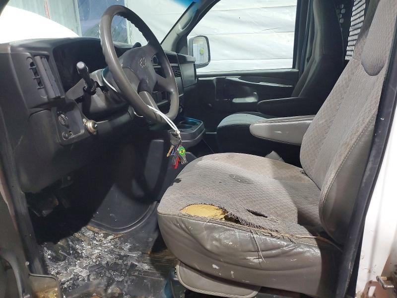 50442076 :رقم المزاد ، 1GCGG25V051119582 vin ، 2005 Chev Express G2500 مزاد بيع