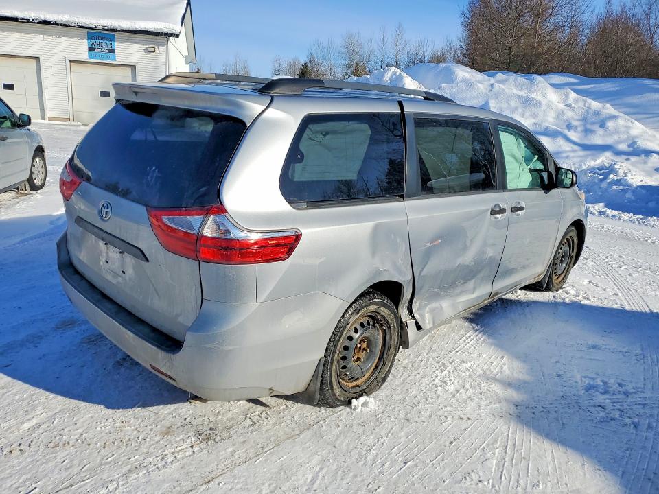 2015 Toyota Sienna მანქანა იყიდება აუქციონზე, vin: 5TDZK3DC4FS595626, აუქციონის ნომერი: 77204995