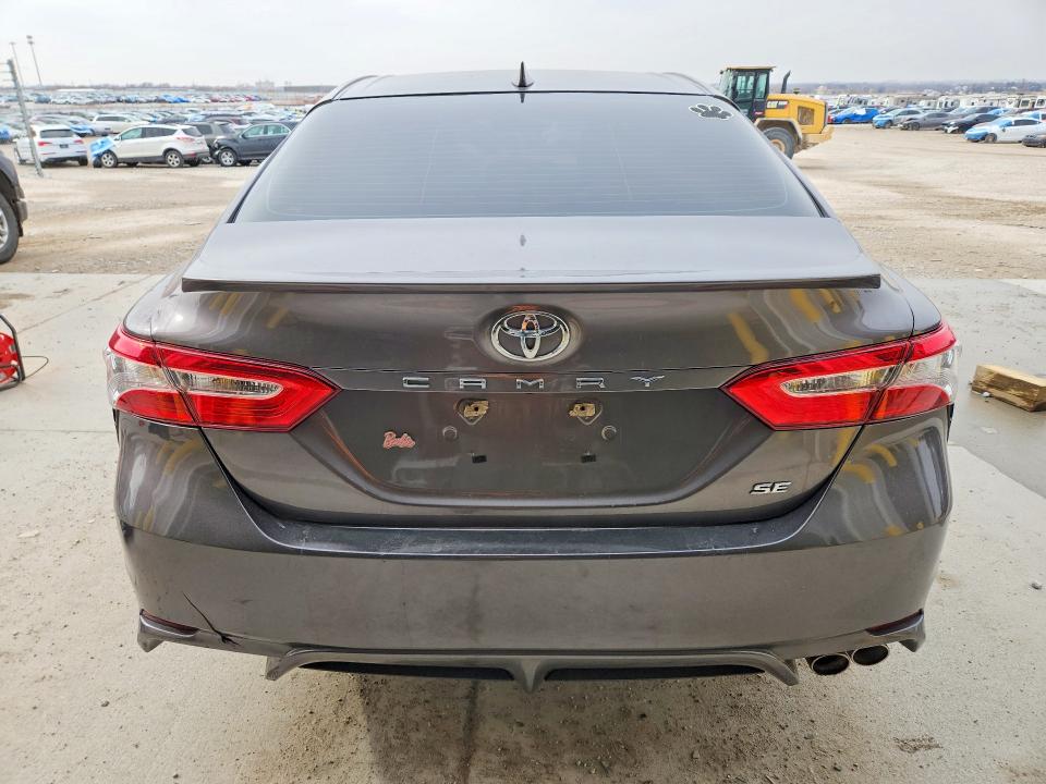 75438165 :رقم المزاد ، 4T1G11AK7LU918239 vin ، 2020 Toyota Camry مزاد بيع