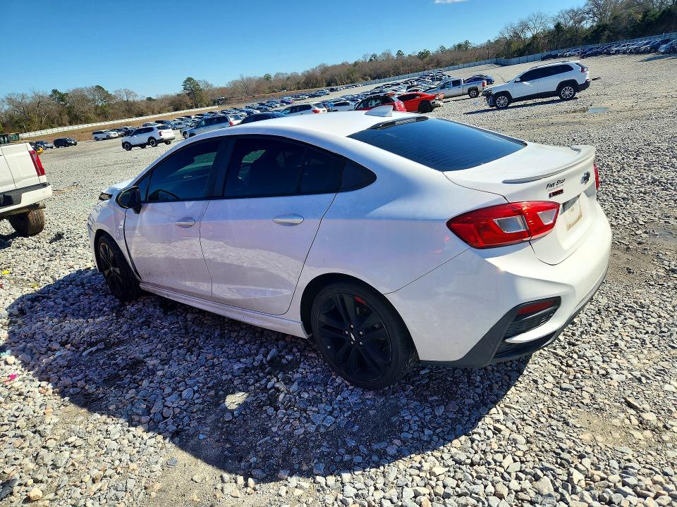 77365625 :رقم المزاد ، 1G1BE5SM1J7217520 vin ، 2018 Chevrolet Cruze 4d مزاد بيع