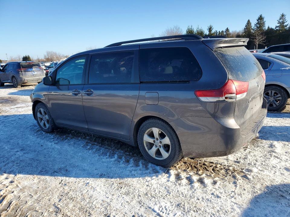 Продажа на аукционе авто 2014 Toyota Sienna, vin: 5TDKK3DC4ES453907, номер лота: 74454535