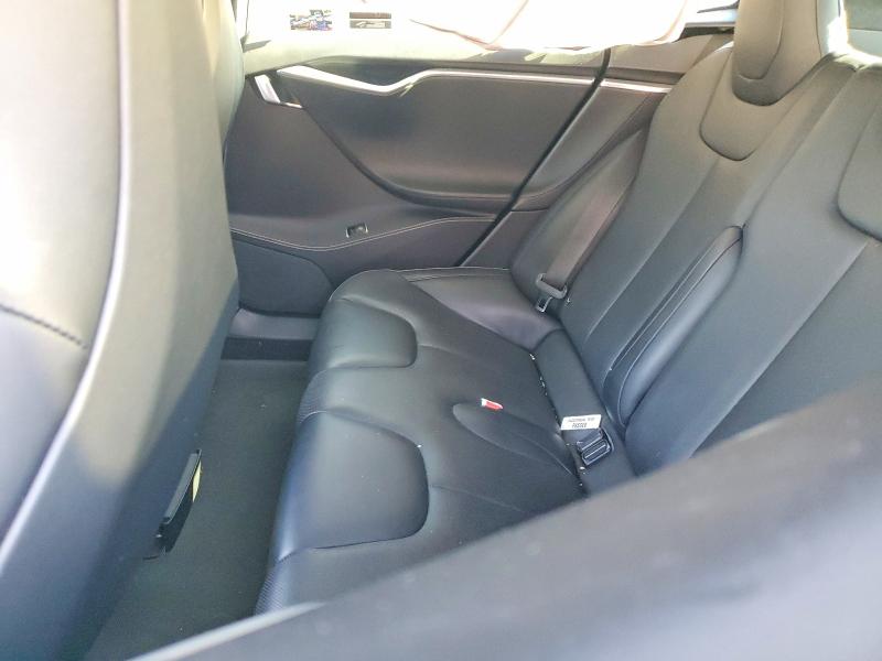 76702135 :رقم المزاد ، 5YJSA1E47GF161271 vin ، 2016 Tesla Model S مزاد بيع