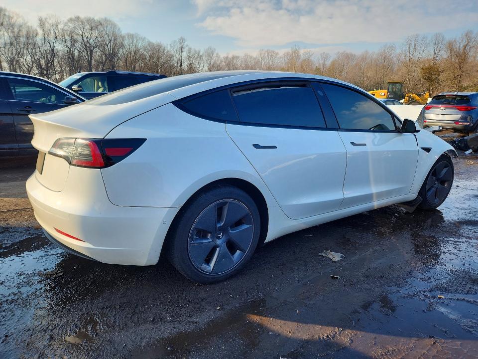 78992355 :رقم المزاد ، 5YJ3E1EA0NF306470 vin ، 2022 Tesla Model 3 مزاد بيع