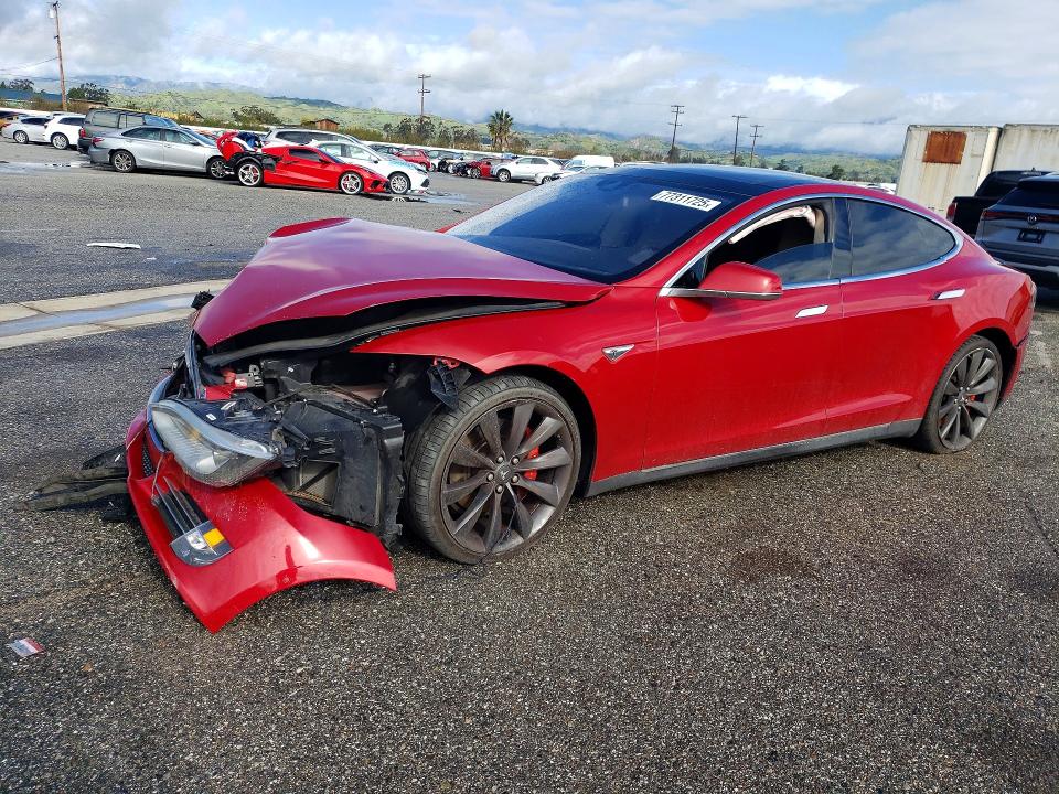 2015 Tesla Model S მანქანა იყიდება აუქციონზე, vin: 5YJSA1H27FFP70191, აუქციონის ნომერი: 77311725