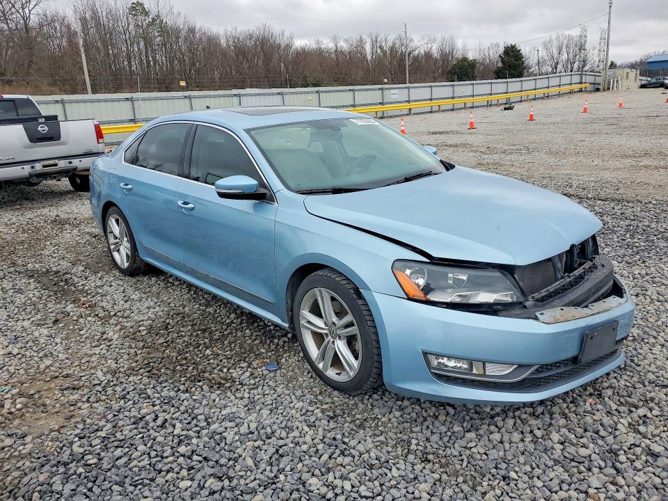 77225335 :رقم المزاد ، 1VWCN7A30DC107583 vin ، 2013 Volkswagen Passat مزاد بيع