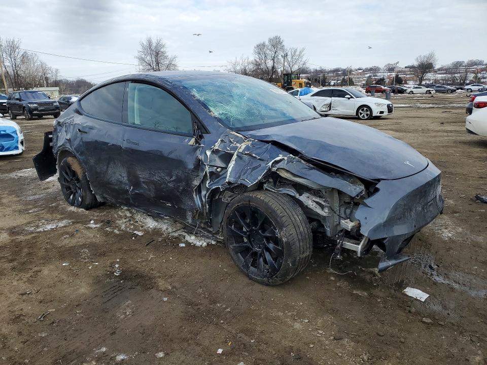 75805215 :رقم المزاد ، 7SAYGDEE8NF399469 vin ، 2022 Tesla Model Y مزاد بيع