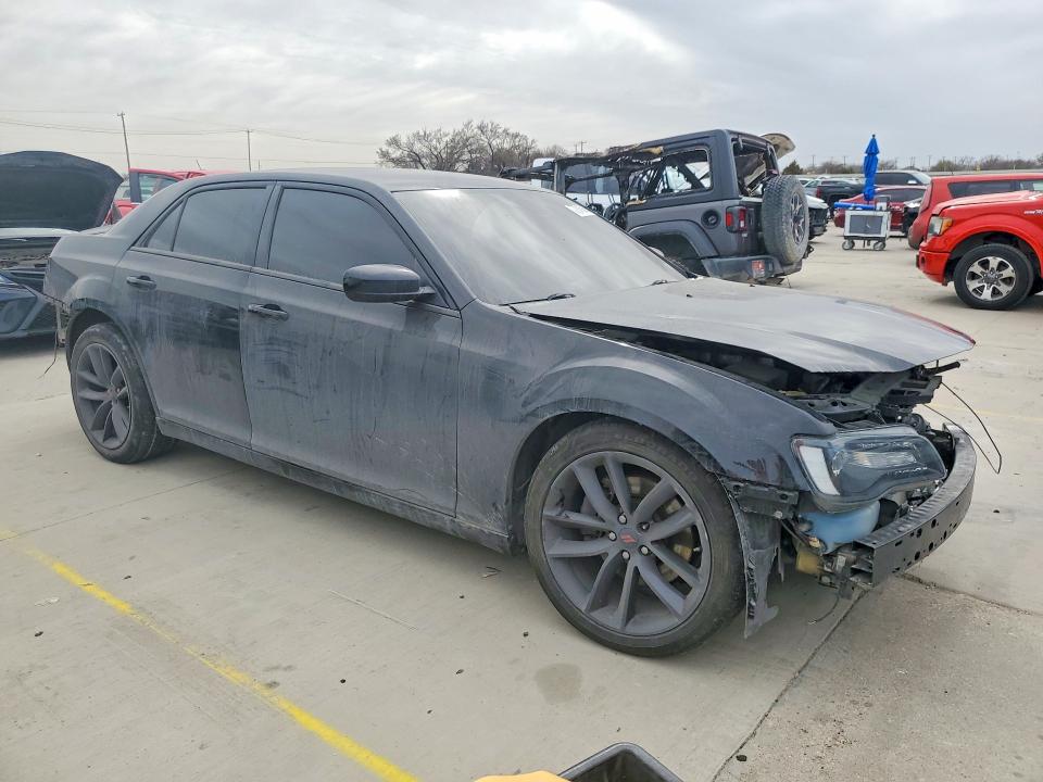 Продаж на аукціоні авто 2014 Chrysler 300, vin: 2C3CCABTXEH221825, номер лоту: 77316805