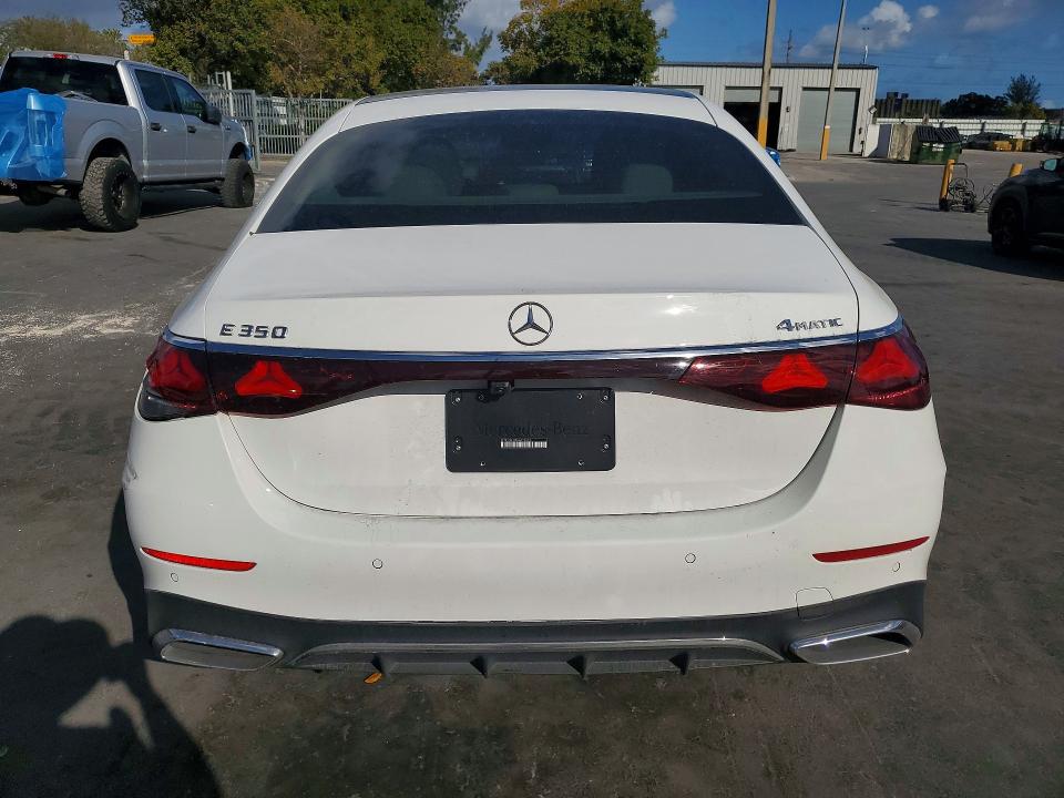Продаж на аукціоні авто 2024 Mercedes-benz E, vin: W1KLF4HB9RA006529, номер лоту: 77772345