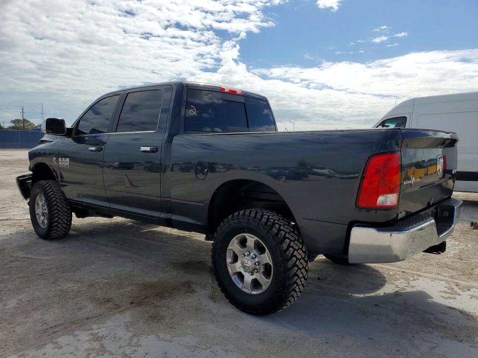 75886255 :رقم المزاد ، 3C6UR5DL0JG301493 vin ، 2018 Ram 2500 مزاد بيع