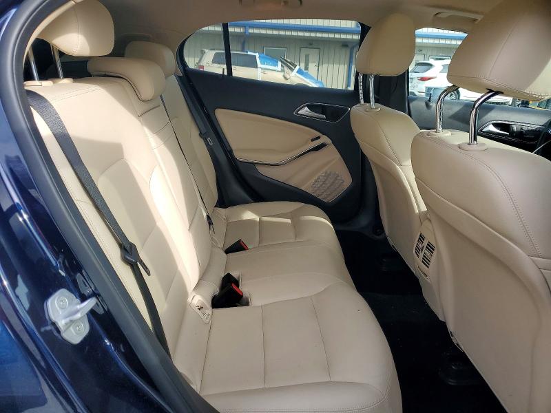77183515 :رقم المزاد ، WDCTG4EB0HJ350402 vin ، 2017 Mercedes-benz Gla مزاد بيع